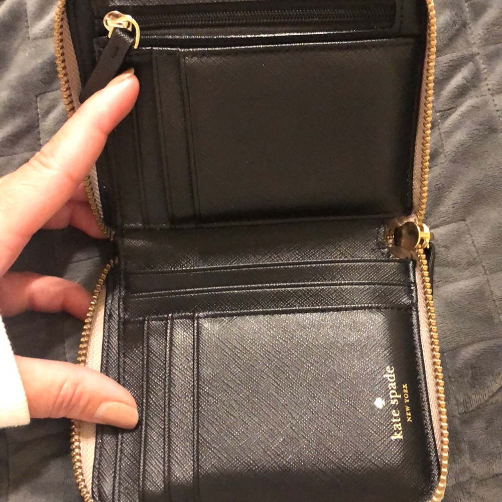 Authentic Kate Spade Wallet - Picture 2 of 5
